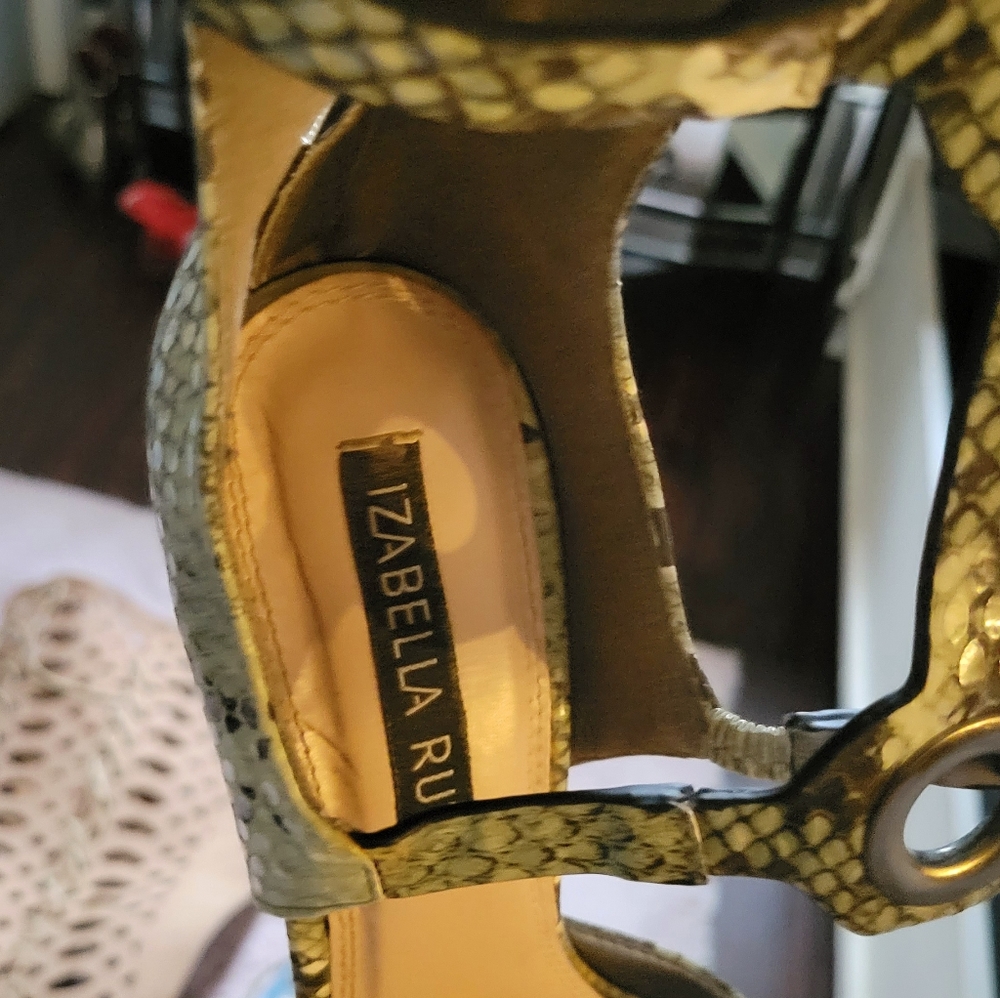 High heels - Picture 3 of 3